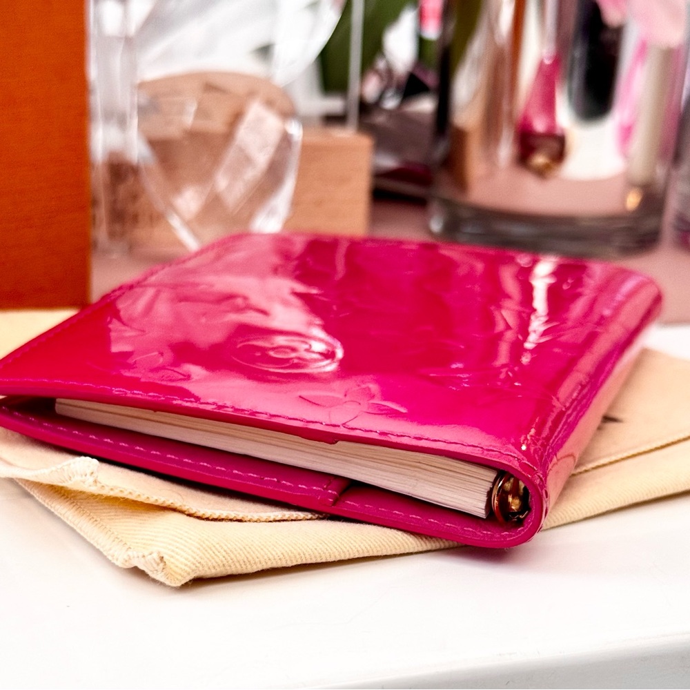 SOLD Louis Vuitton Pink Vernis Agenda - Picture 4 of 11